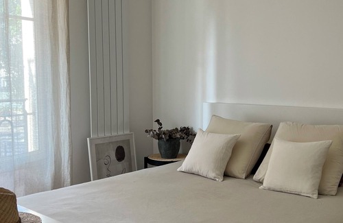 Gambetta House | Beautiful Home with Garden for Rent Near Paris