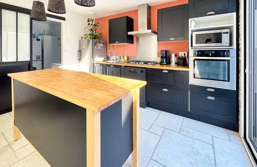 Damgan House | Cozy New House Steps from Beaches with Ocean Views
