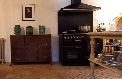 Plogonnec House | Family-Friendly Retreat Near the Beach with Ocean View