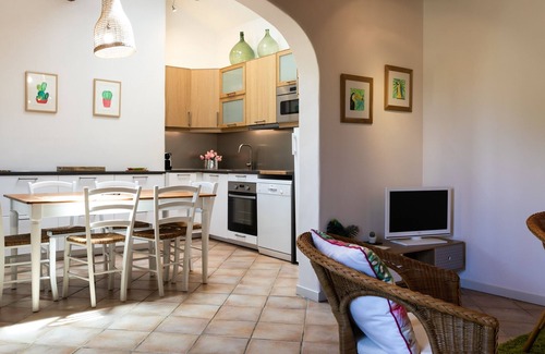 Grans House | Discover a Tranquil Provençal Retreat with Pool and Spa