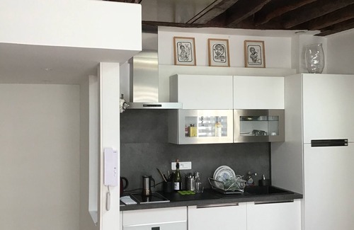 Pigalle Apartment | Modern Studio in Montmartre with Breakfast & Top Ratings
