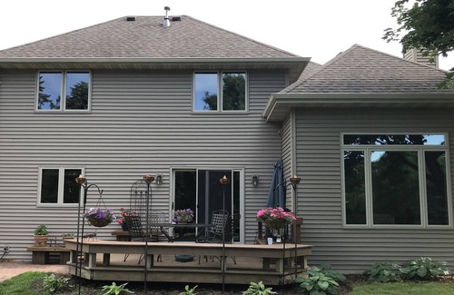 Oshkosh House | Top-Rated Three-Bedroom Home with Pool for EAA AirVenture
