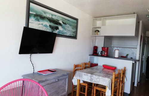 Les Angles Apartment | Outstanding View Studio: Top-Rated Lakefront Getaway