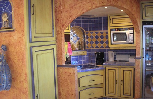 Meyrargues Villa | Inviting Villa with Pool and Summer Kitchen, Rated 9.8/10
