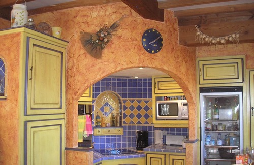 Meyrargues Villa | Inviting Villa with Pool and Summer Kitchen, Rated 9.8/10