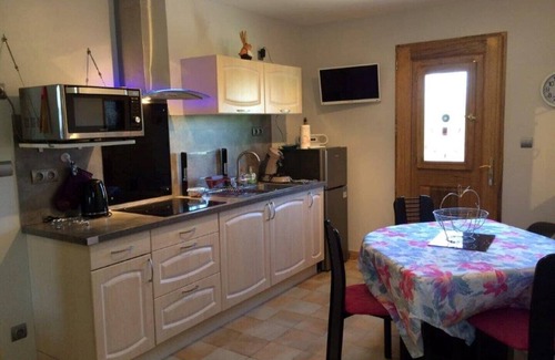 Nissan-lez-Enserune Villa | Delightful 2 Bedroom Cottage with Pool in Languedoc