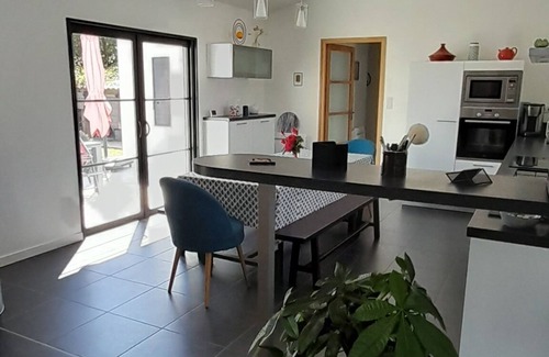 Noirmoutier-en-l'Ile House | Charming Noirmoutrine House Steps from Beach and Port