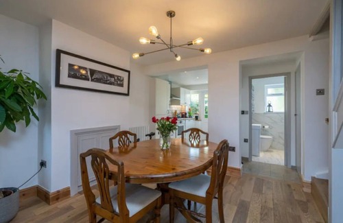 Maidenhead Cottage | Delightful 2 BR Cottage Near National Trust Awaits You