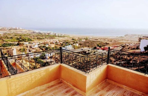 Talborjt Apartment | Cozy New Apartment with Ocean Views for Family Fun