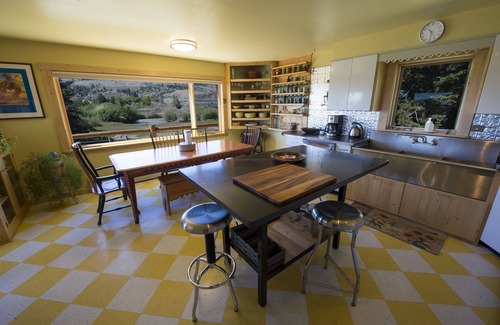 Dubois Other | Secluded Riverfront Retreat with Family-Friendly Amenities