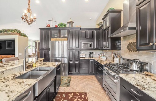 Gilbert House | Private Family Getaway with Pool & Hot Tub - 10/10 Rating!