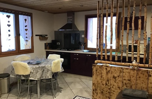 Le Villard Apartment | Serene Escape with Scenic Views of Belleville Valley
