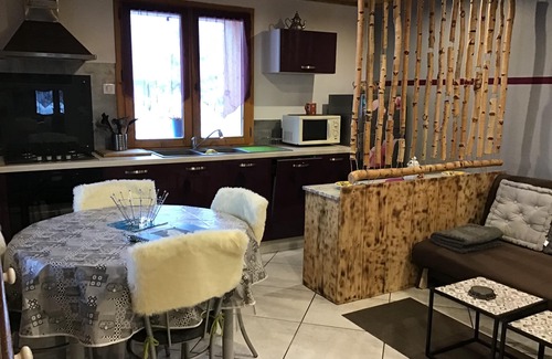 Le Villard Apartment | Serene Escape with Scenic Views of Belleville Valley