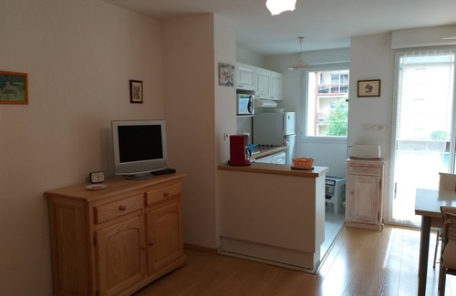 Saint-Mamet Apartment | Quiet & Secure Apartment Steps from the Terminals