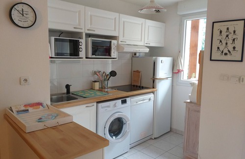 Saint-Mamet Apartment | Quiet & Secure Apartment Steps from the Terminals