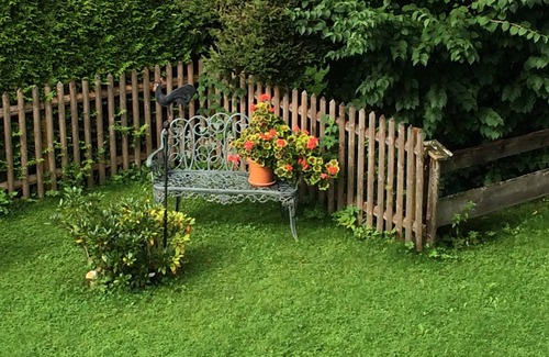 Rottach Apartment | Tranquil Hotel with Mountain Views and Spa Amenities