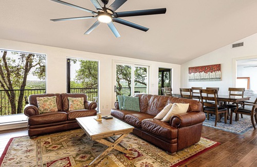 Apache Shores House | Very relaxing home nestled in the hills of Lake Austin overlooking Austin