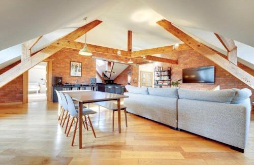 Heaton Apartment | Child-Friendly 2 Bedroom Flat with Perfect Guest Rating