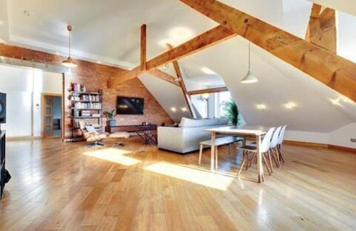 Heaton Apartment | Child-Friendly 2 Bedroom Flat with Perfect Guest Rating
