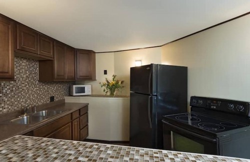 Rossmoyne House | Very Spacious 2BR/1.5BA Guest House, 5 min from LA