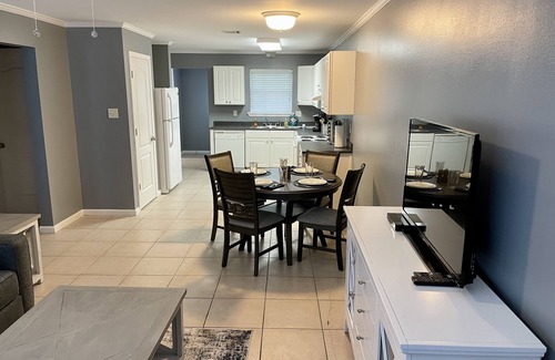 Gray Apartment | Spacious 2 Bedroom Apartment with Spa and Hot Tub Access