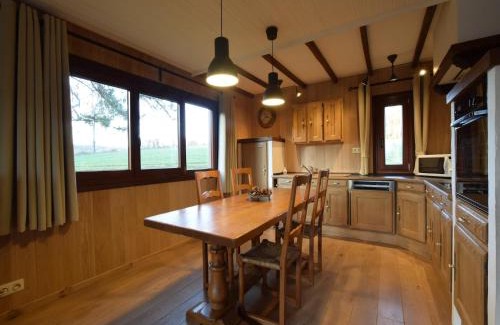 Forrieres Ski Chalet | Cozy Chalet Retreat - Highly Rated & Family-Friendly Stay