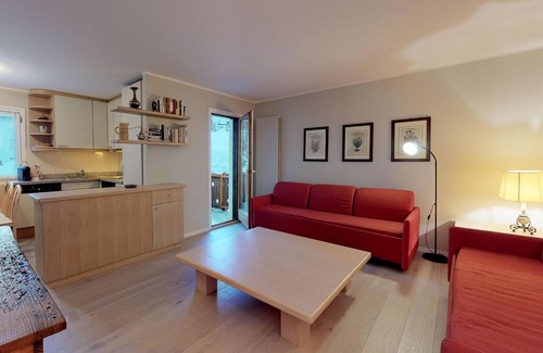 Sankt Moritz-Bad Apartment | Prime Park-Salet Apartment with Pool and Spa Amenities