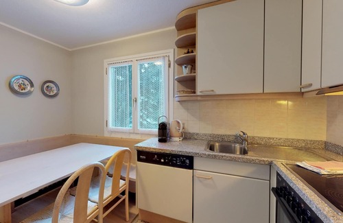 Sankt Moritz-Bad Apartment | Prime Park-Salet Apartment with Pool and Spa Amenities