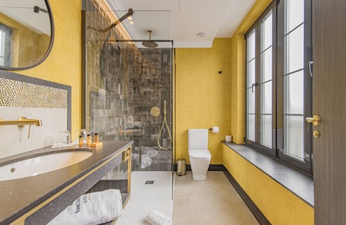 Huetor-Tajar Hotel | Experience VESCI FAVENTIA: Rated 9.6, Eco-Friendly Retreat