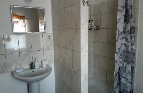 Sukhinovka House | Vesela Sadyba: Guest Rated 9/10 with Hot Tub & Breakfast