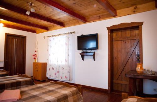 Sukhinovka House | Vesela Sadyba: Guest Rated 9/10 with Hot Tub & Breakfast