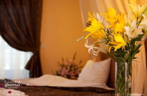 Pirnove Hotel | Veselyj Zajets: Oceanfront Retreat with Pool and Breakfast
