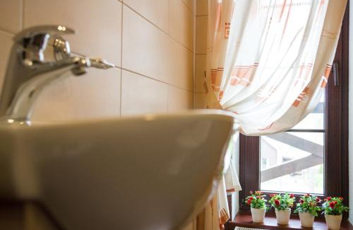Pirnove Hotel | Veselyj Zajets: Oceanfront Retreat with Pool and Breakfast