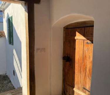 Chirpar House | Pet-Friendly Veseud11: Guest Rated 10/10 with Breakfast & More