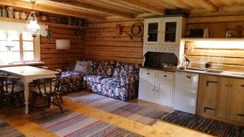 Rahtla House | Veski Aida Holiday Home: Family-Friendly with Hot Tub