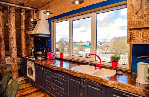 Veslevo House | Veslevo Lounge House: Pet-Friendly Stay with Perfect 10 Rating