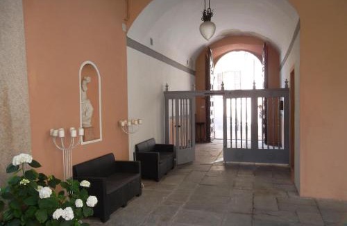 Luino Apartment | Discover Vesna Loft in Luino: Rated 9.5/10 & Family-Friendly
