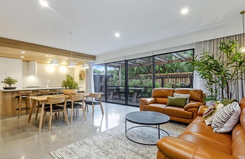 Port Fairy House | Vesper: Oceanfront Retreat with Top Guest Ratings