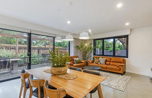 Port Fairy House | Vesper: Oceanfront Retreat with Top Guest Ratings