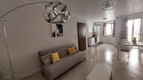 Casteldaccia Apartment | Vespucci Holiday: Family-Friendly Getaway with Top Ratings