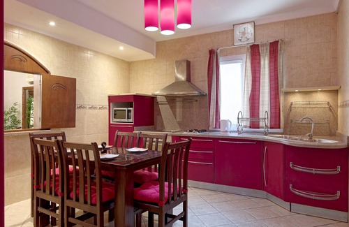 Heliopolis Apartment | VESTA Superior Apartment with Breakfast & Pet-Friendly Perks