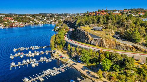 Arendal House | Pet-Friendly Vesterveien Panorama with a 9.3 Rating