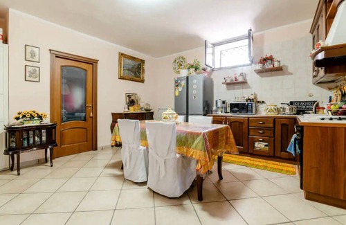 San Giorgio a Cremano House | Discover Vesuvium Garden B&B with Family-Friendly Amenities