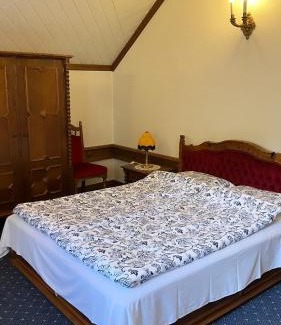 Veszprem House | Explore Veszprémvölgyi Kúria: Family & Pet Friendly Retreat