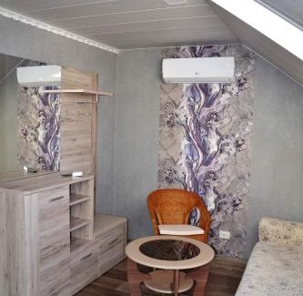 Kuressaare House | Experience Vetevana kodumajutus: Oceanfront Bliss Awaits