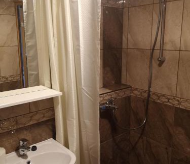 Kuressaare House | Experience Vetevana kodumajutus: Oceanfront Bliss Awaits