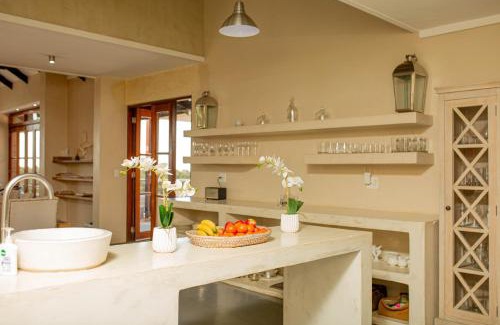 Dullstroom Villa | Vetho Farmhouse Dullstroom: Highly Rated with Spa & Pool