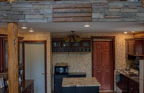Pine Cabin | Discover Vevee's Pine A-Frame Retreat - Top-Rated Getaway
