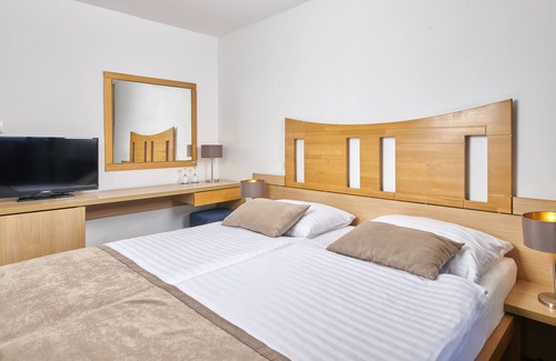 Njivice Hotel | Experience Comfort at Veya Hotel by Aminess with Pool