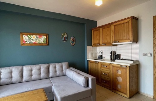 Datca City Center Apartment | Discover Veziroglu Apart: Family-Friendly with Breakfast Included